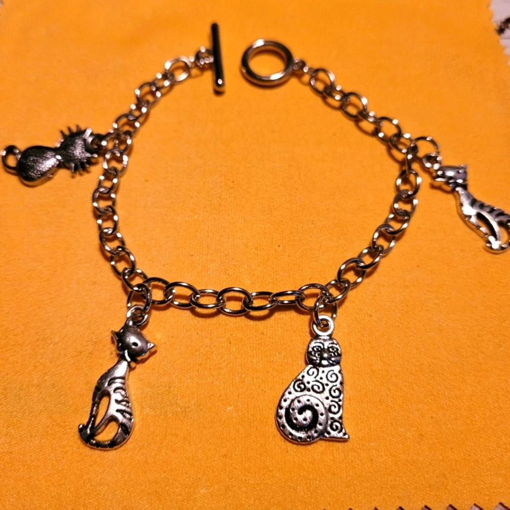 Cat Charm bracelet